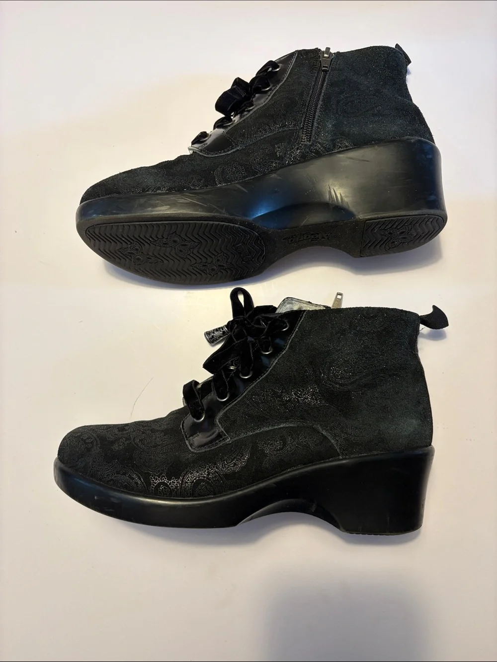 Algeria Black suede women’s Lace-Up Ankle Boots size 38 (7.5) w/ subtle pattern